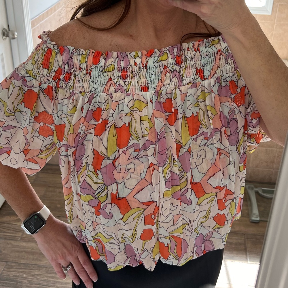 Smocked off-the-shoulder top by Free People Crop, bell shaped Size Large